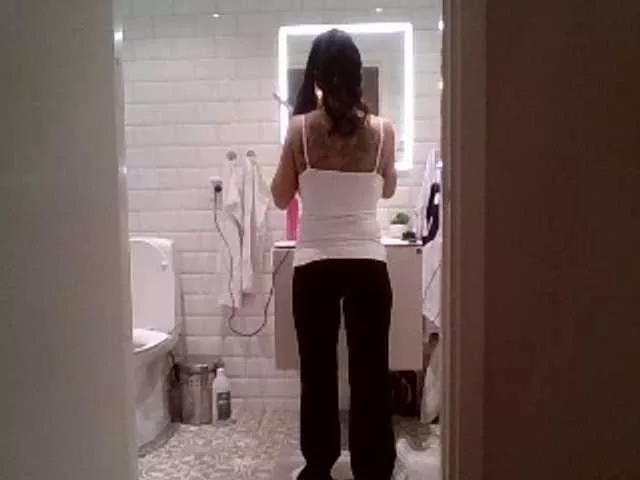 hotsexygilf82 on BongaCams 