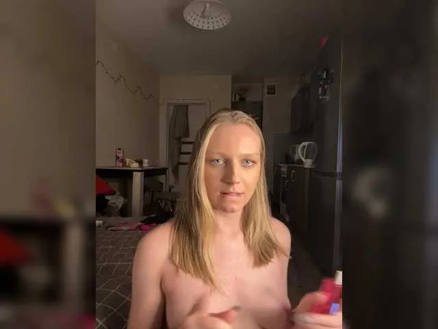 Offline HotWillow on BongaCams