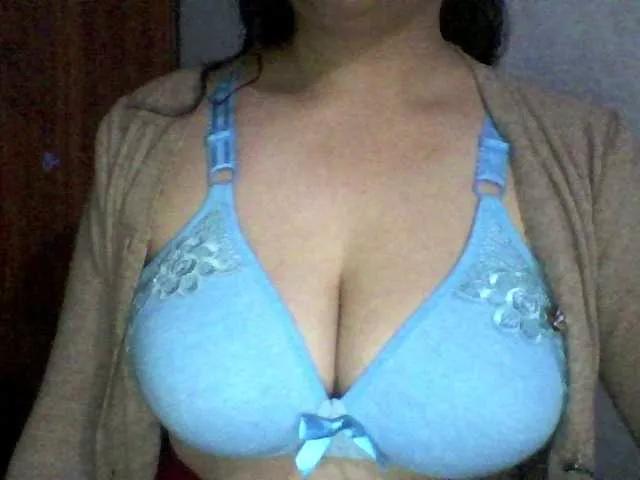 indiagirl50 on BongaCams 