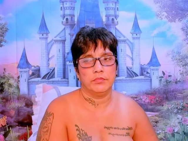 indianroxy on BongaCams 