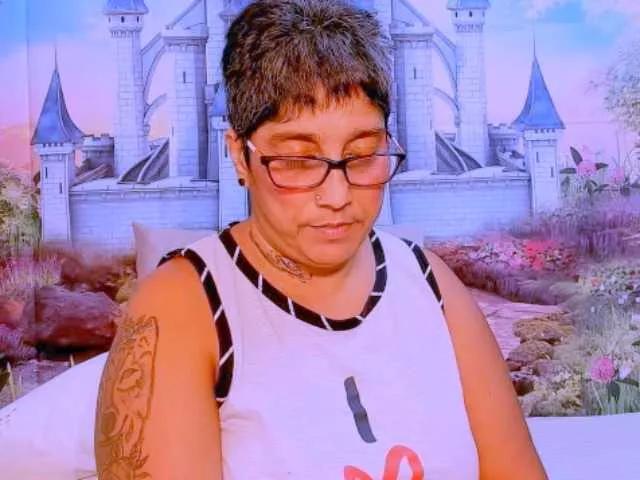 indianroxy on BongaCams 