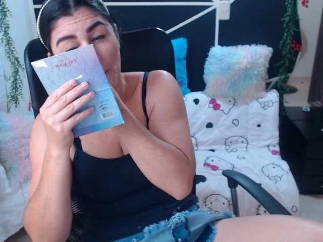 JIMENAMILFX on BongaCams 