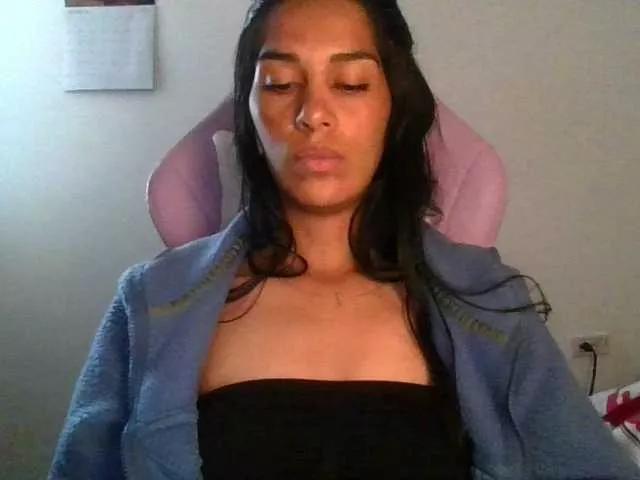 JuanaBrunette on BongaCams 