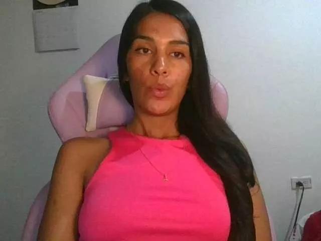 JuanaBrunette on BongaCams 
