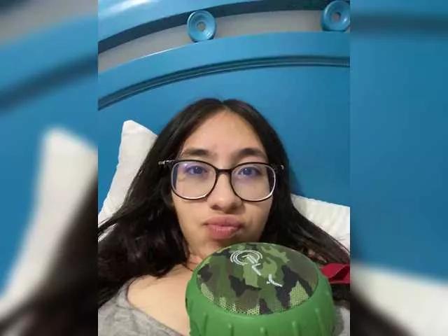 Julie-Star on BongaCams 