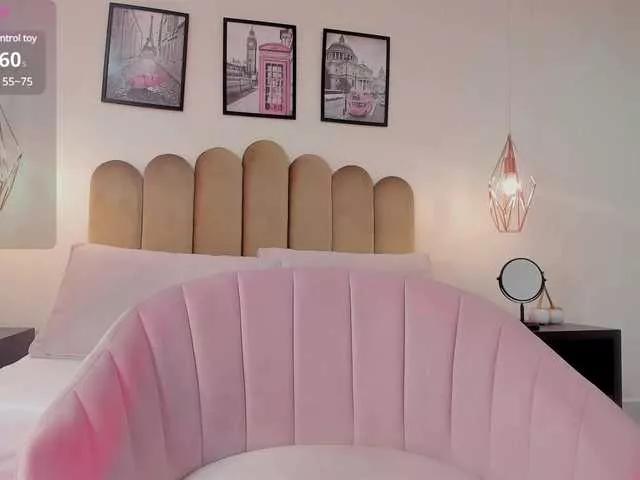 Julie-Star on BongaCams 