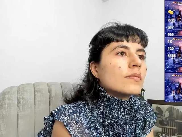 katiae on BongaCams