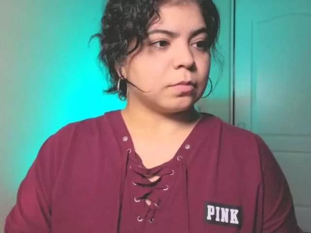 Kimmiakiss22 on BongaCams 