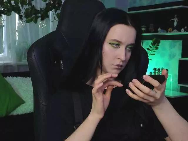 KiraLiLime on BongaCams 