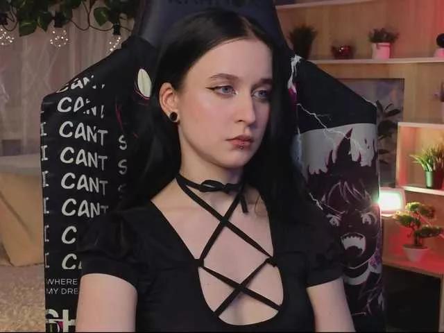 KiraLiLime on BongaCams 