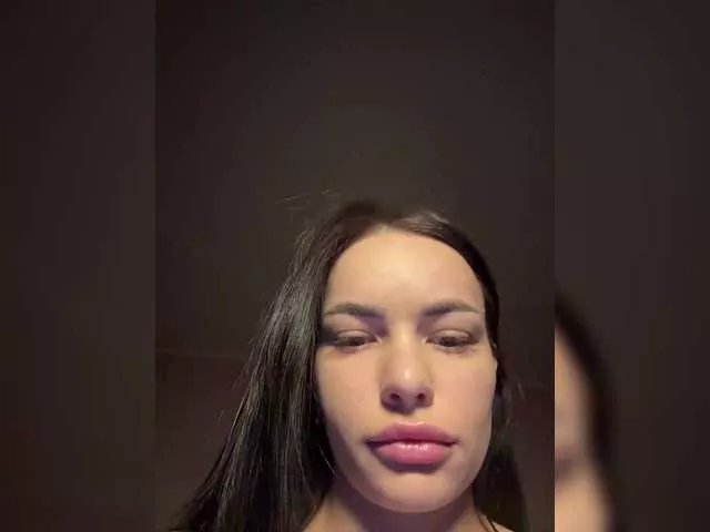Offline Klubnika13 on BongaCams