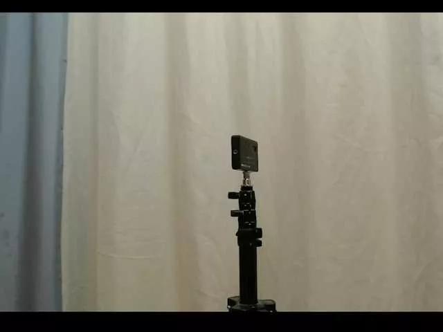 krisskiss21 on BongaCams 