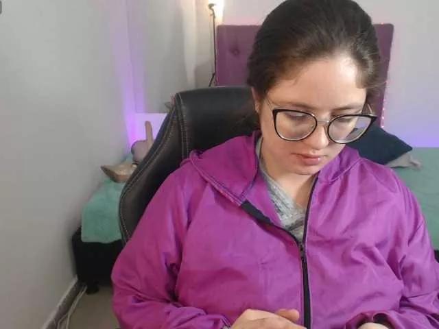 KrystalAdams on BongaCams 
