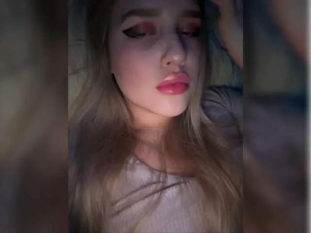 L0lly-D0lly on BongaCams 