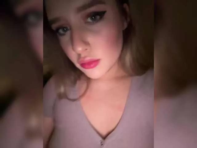 L0lly-D0lly on BongaCams