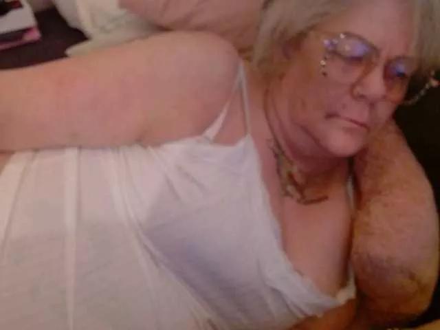 latexshantie on BongaCams 