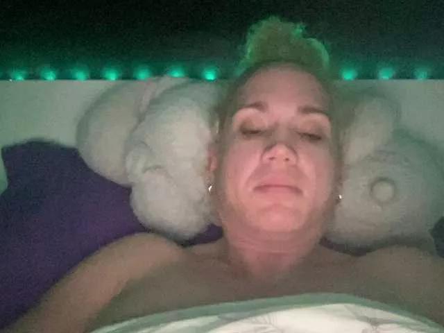 Latinasexy4 on BongaCams 