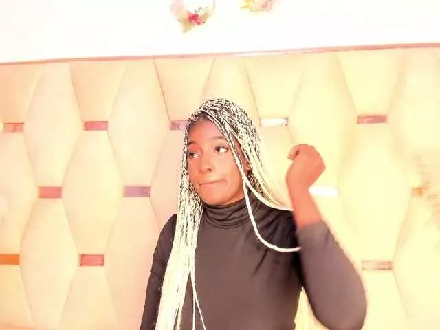 lauraalucii on BongaCams 