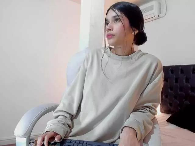 lauralopeez on BongaCams 