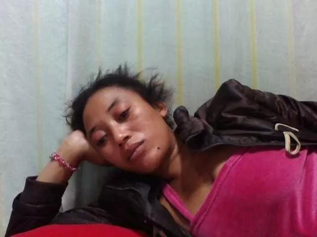 Laurencia12 on BongaCams 