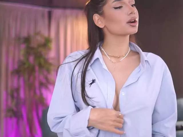 LeyCaprice on BongaCams 