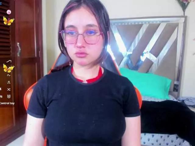 leyladarly on BongaCams 