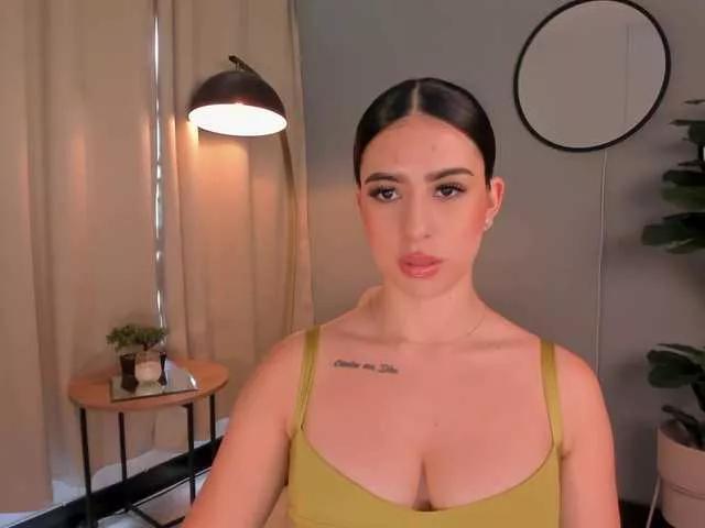 LiaPearce on BongaCams 