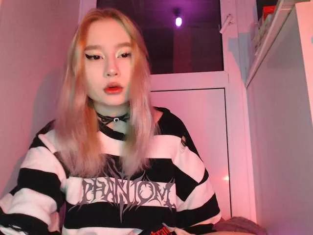 LilCharliey on BongaCams 