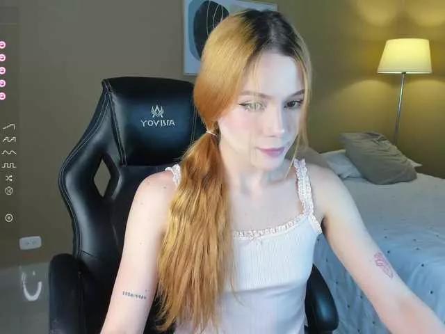 lilyeaston on BongaCams 