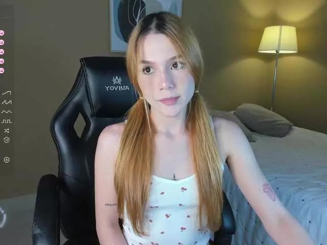 lilyeaston on BongaCams 