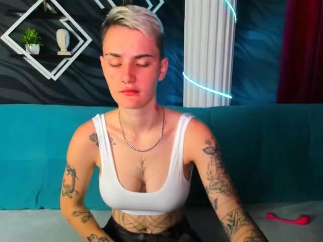 LindaBryantt on BongaCams 