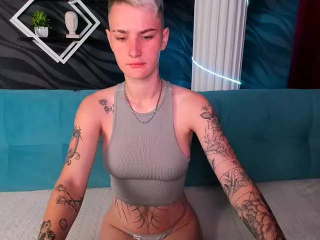 LindaBryantt on BongaCams 