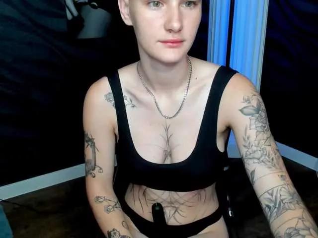 LindaBryantt on BongaCams 