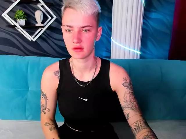 LindaBryantt on BongaCams 