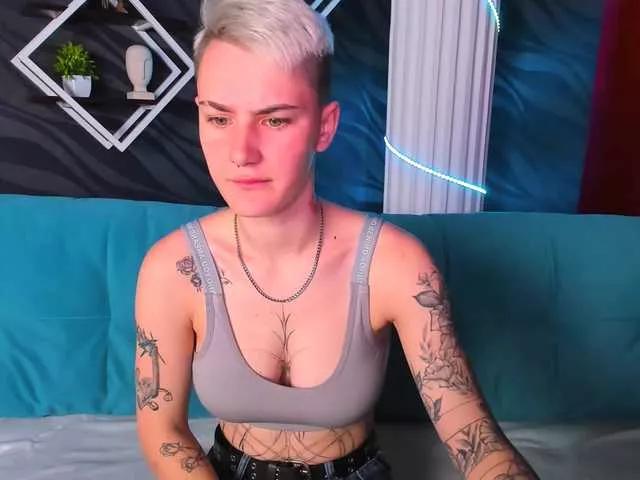 LindaBryantt on BongaCams 