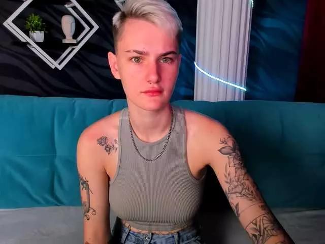 LindaBryantt on BongaCams 