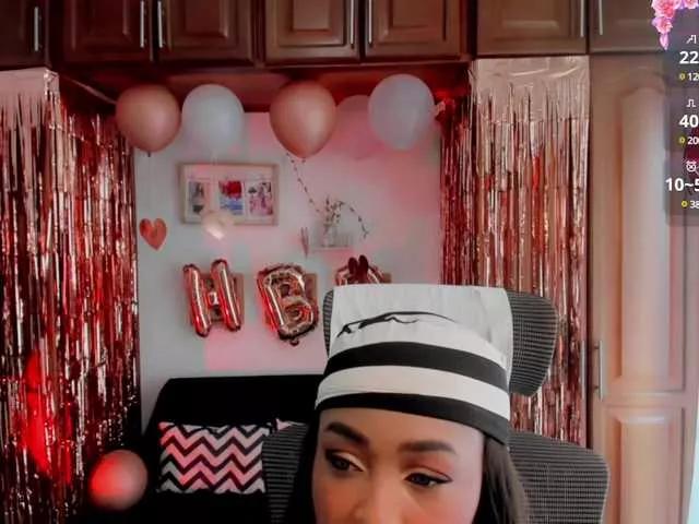 lindasnows on BongaCams 