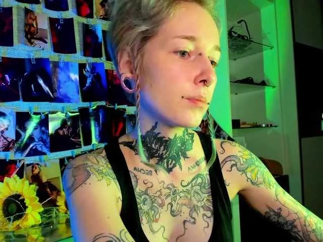 LittleSpaceMouse- on BongaCams 