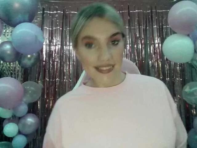 LYLAtop on BongaCams 