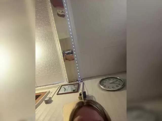 LYLAtop on BongaCams 