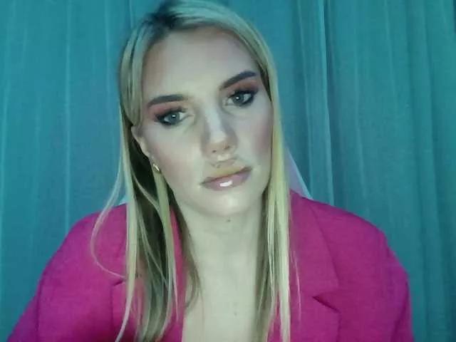 LYLAtop on BongaCams 