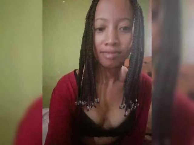 Lynda01 from BongaCams