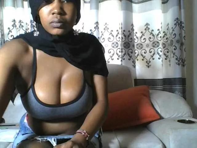 Malishka005a on BongaCams 
