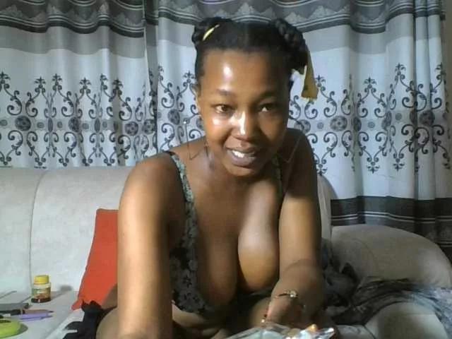 Malishka005a on BongaCams 