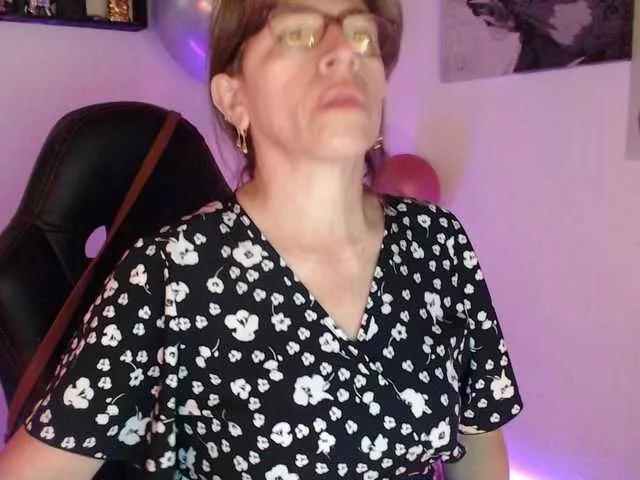 maturehot-1 on BongaCams 