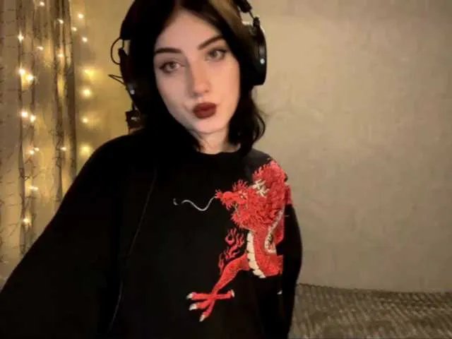 Offline meowluly on BongaCams