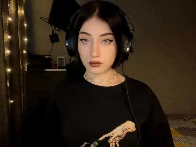 Offline meowluly on BongaCams