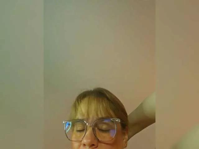mickekim on BongaCams 