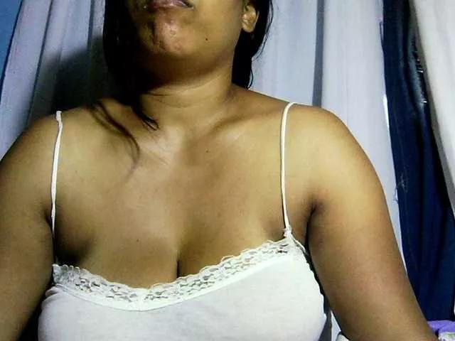 MIRANDAW on BongaCams 
