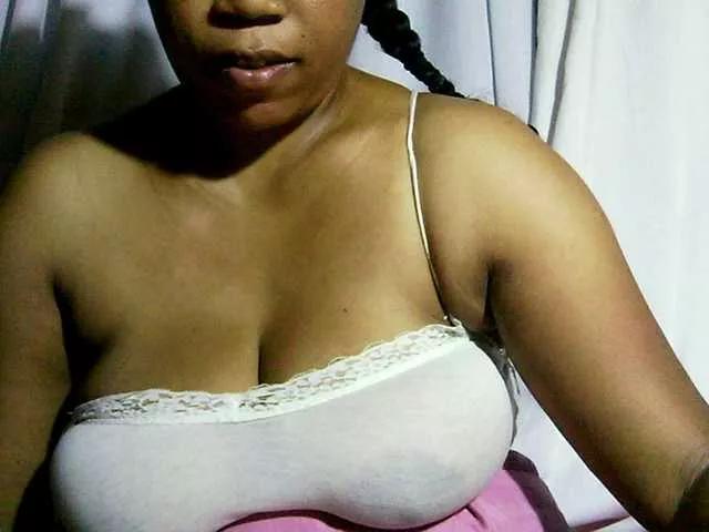 MIRANDAW on BongaCams 